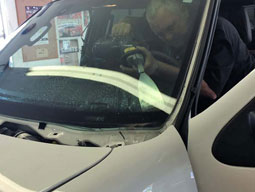 Installing windshield on car