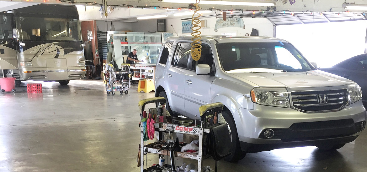 How do you replace a windshield on a boat?